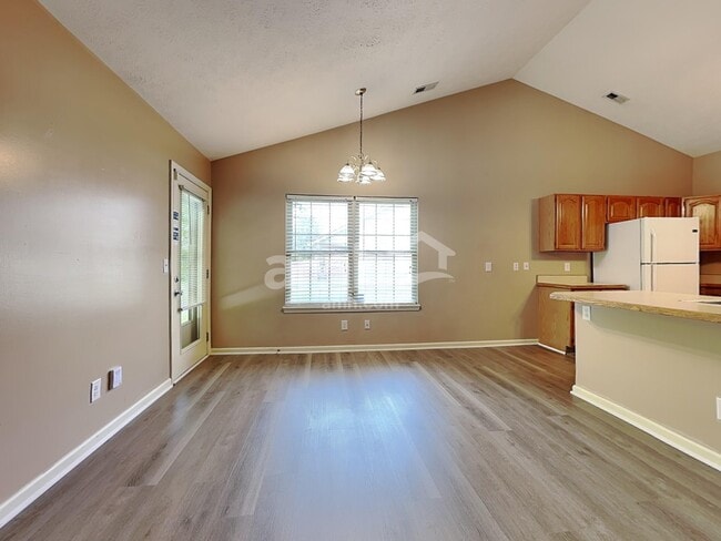 Photo - 132 Warner Dr