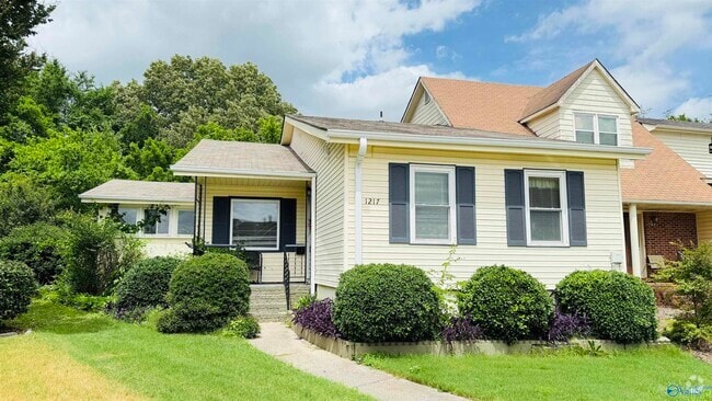 Building Photo - 1217 Catskill Cir SE Rental