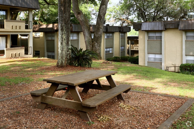 Rolling Hills Apartments
