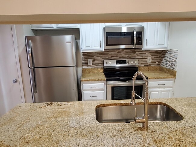 Photo - 2902 Southern Cross Dr