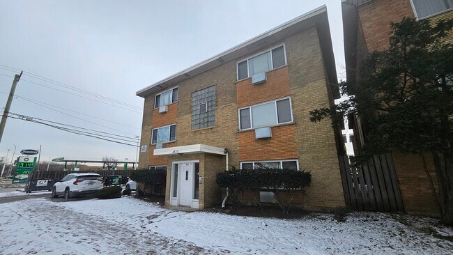 Photo - 4825 W 31st St