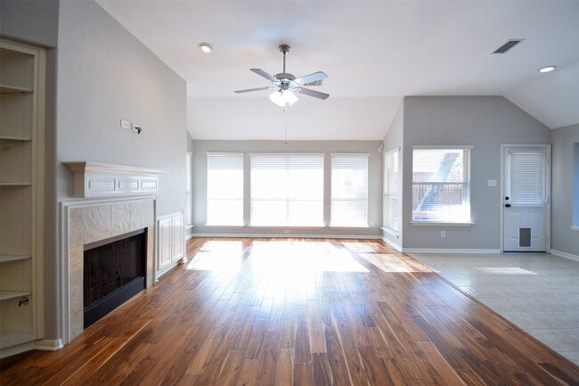 Photo - 31 Rolling Ridge Ct