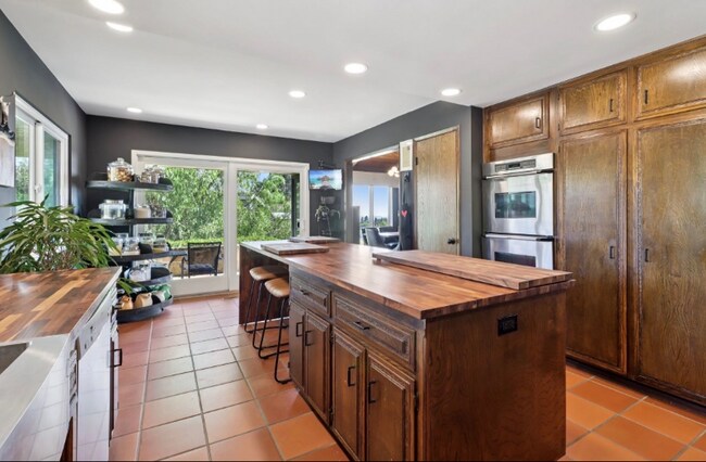 Photo - 2073 Elevado Rd