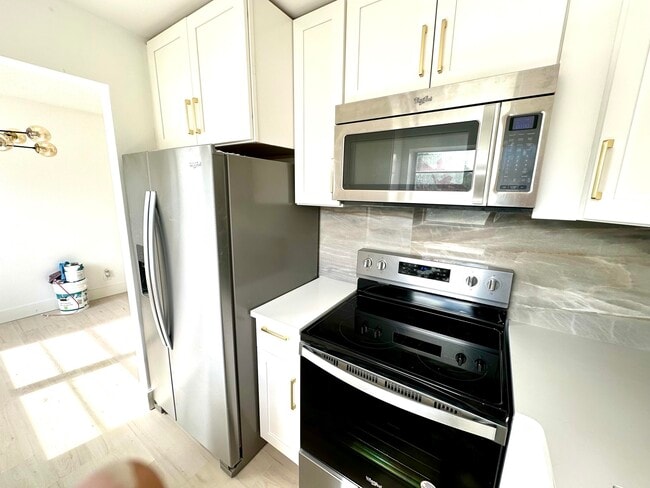 Photo - 121 Sheffield F