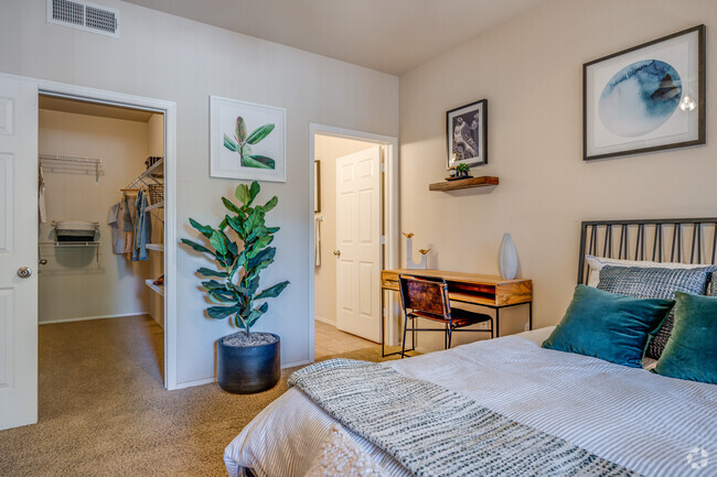 2BR, 2BA - 1,119SF