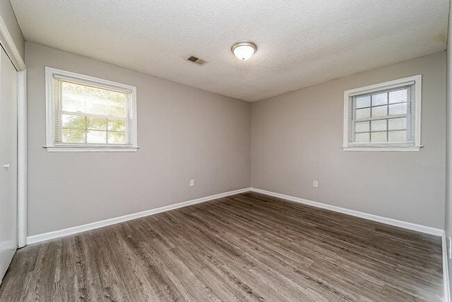 Photo - 4426 Hardwood St