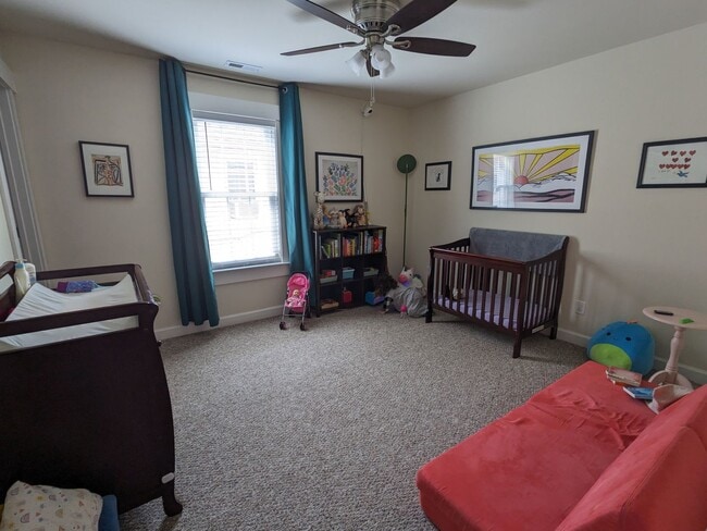 Photo - 859 W 35th St