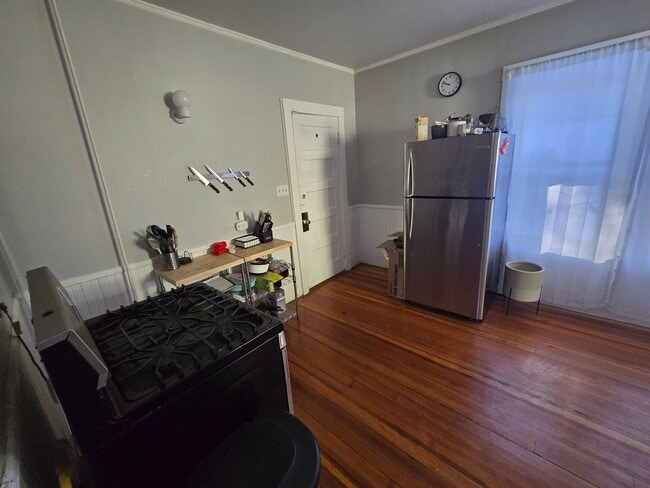 Photo - Pet friendly - Big Yard - Free on site Laundry - Oak Square Unit 15 Langley Road #1 (JK)