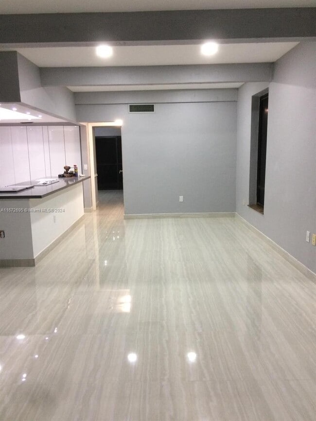 Photo - 19208 NE 25th Ave Unit #304C