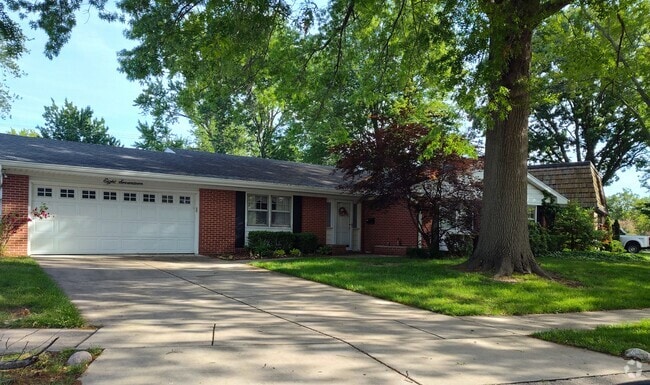 Building Photo - 817 Kenyon Dr Rental