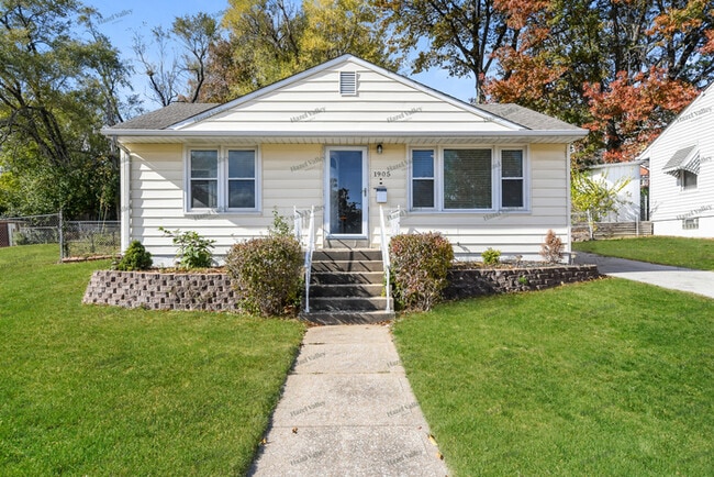 Building Photo - 1905 Mitchell Terrace Rental