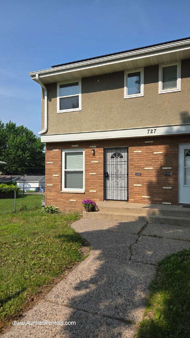 Great 2BR Duplex with a yard, Minneapolis ... - Great 2BR Duplex with a yard, Minneapolis ... Apartment Unit 1