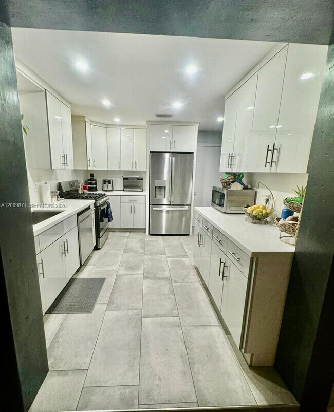 Photo - 220 SW 3rd Ave