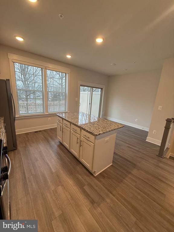 Photo - 253 Armenian Oak Dr