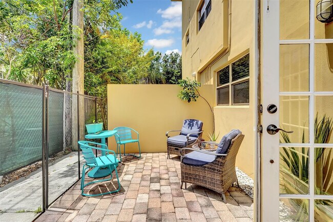 Photo - 744 NE 14th Ave Unit 4