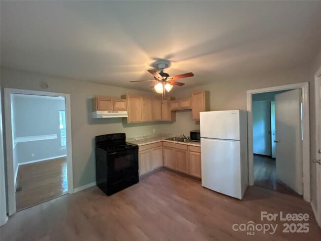 Photo - 2818 Ravencroft Dr