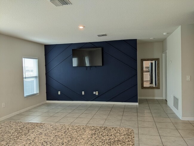 Photo - 605 Lychee Ln