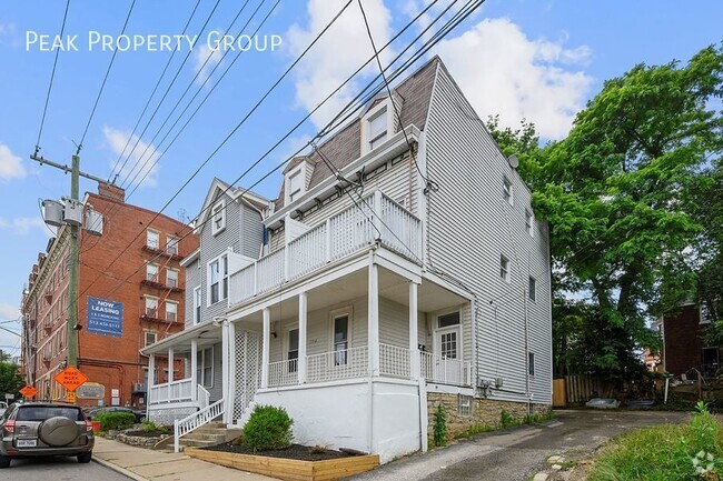 Building Photo - SPACIOUS 1 BEDROOM IN ECLECTIC EAST WALNUT... Unit 1 Rental