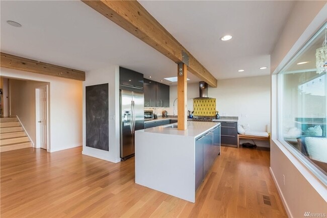 Photo - Stunning Lake Sammamish 50 Foot Waterfront...