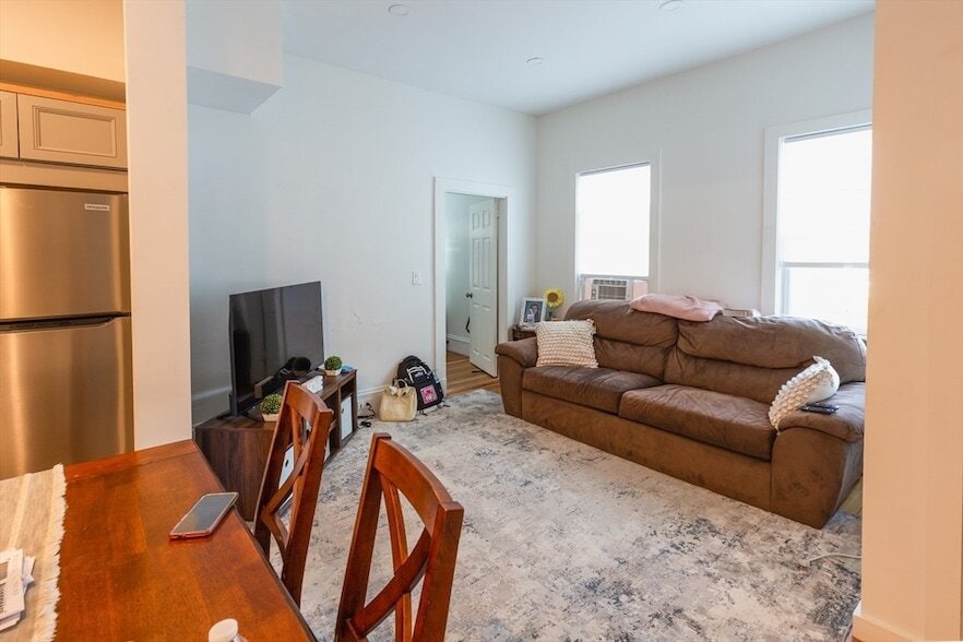 Photo - 176 Court St