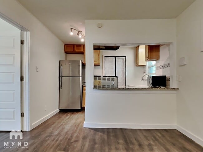 Photo - 1604 Parker Ln Unit B