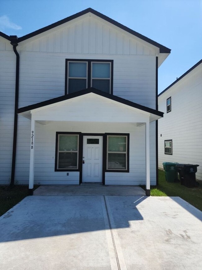 Building Photo - 9218 Nyssa St Unit B