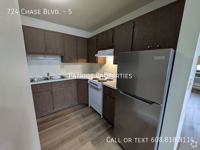 Building Photo - 724 Chase Blvd Unit 5 Rental