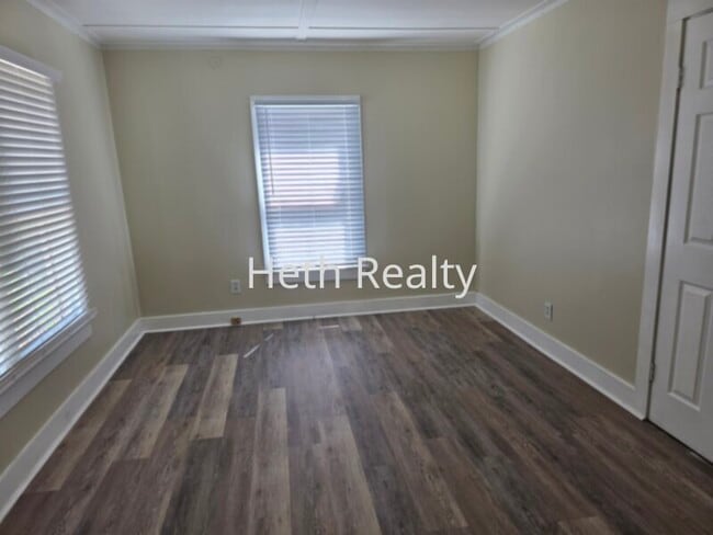Photo - Commercial Space with a large lot, fully f...