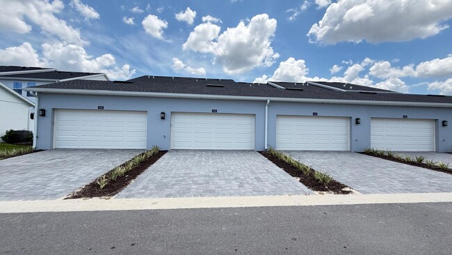 Photo - 1886 Falconhurst Ln