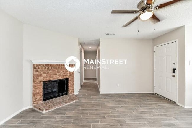 Photo - 3 Bedroom Pet-Friendly Home in Balch Springs, TX with Main Street Renewal