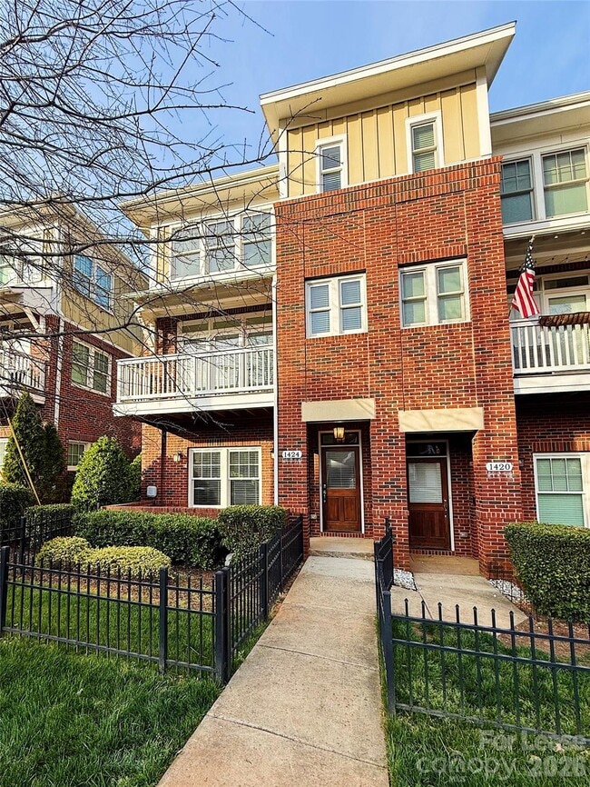 Building Photo - 1424 W 4th St