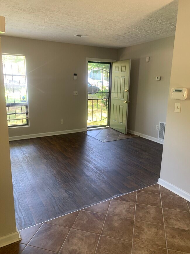 Photo - 7095 Birling Dr