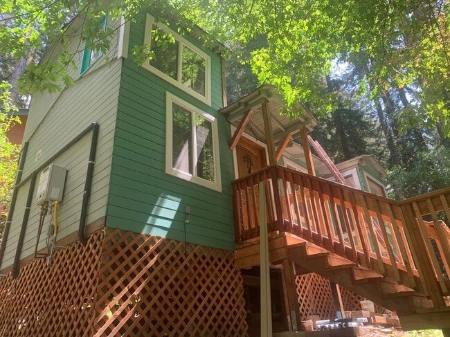 Building Photo - 390 Redwood Dr Rental