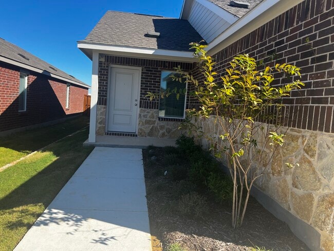 Photo - 2057 Sulky Ln