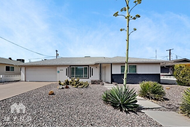 Building Photo - 6420 E Wilshire Dr