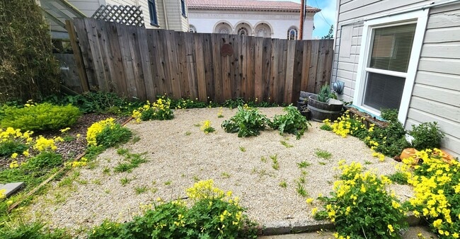 Photo - Great Inner Sunset Studio For Rent Unit #B