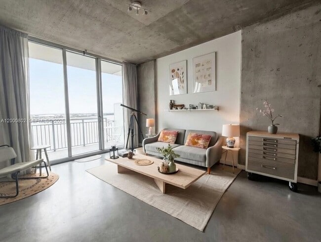 Building Photo - 300 S Australian Ave Unit 809