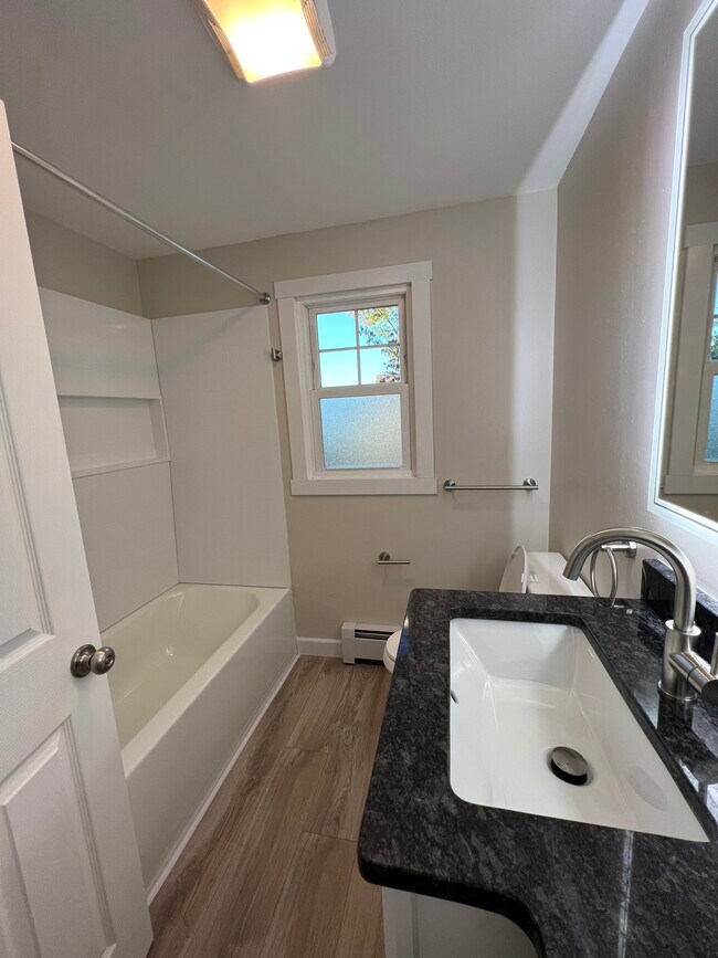 18 Emerson St Apartments Manchester, CT