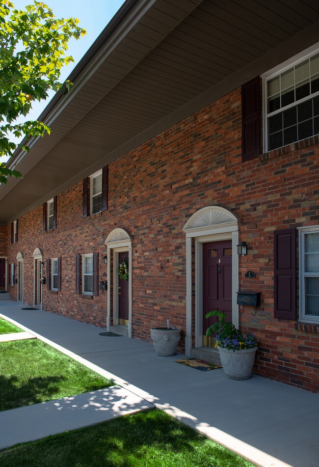 Holiday Park Apartments and Townhomes For Rent in Pittsburgh, PA