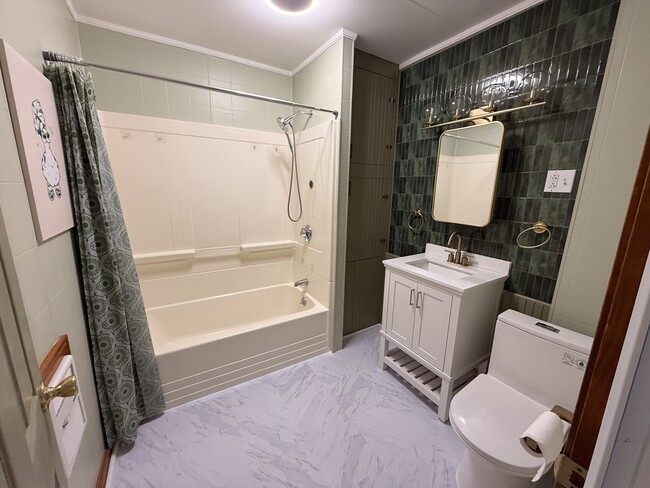 Photo - 190 Ennell St Unit 2