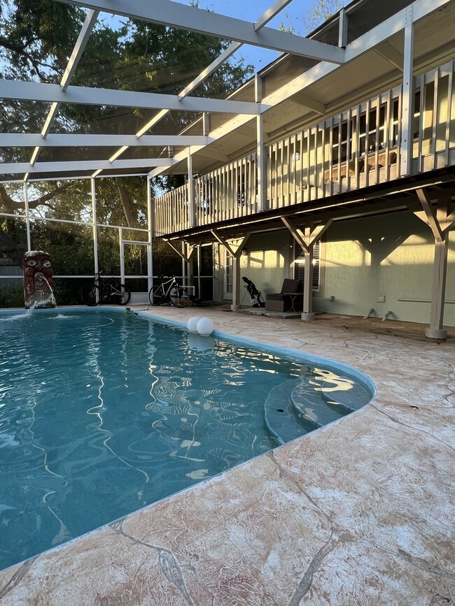 Building Photo - 1310 Daytona Ave