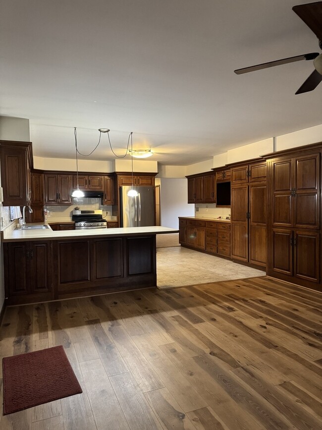 Photo - 1204 Prairie Ln