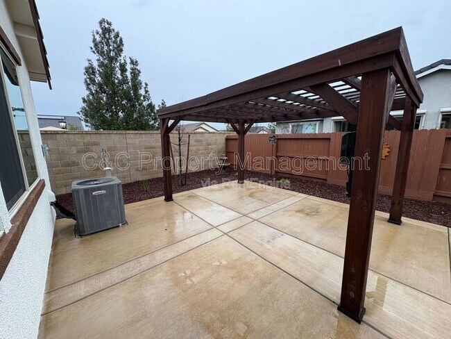 Photo - 7427 Tapiro Wy