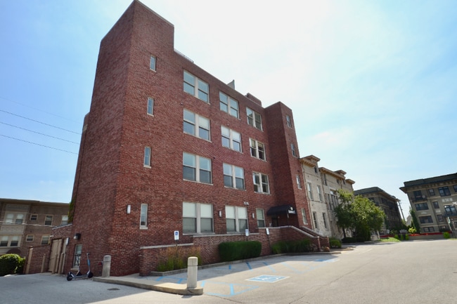 Building Photo - 2105 N Meridian St Rental