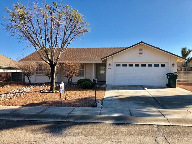 Great Home 3 Bedroom Home in Beautiful Nei... - Great Home 3 Bedroom Home in Beautiful Nei...