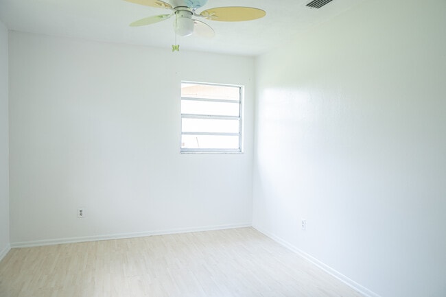 Photo - 912 Plato Ave