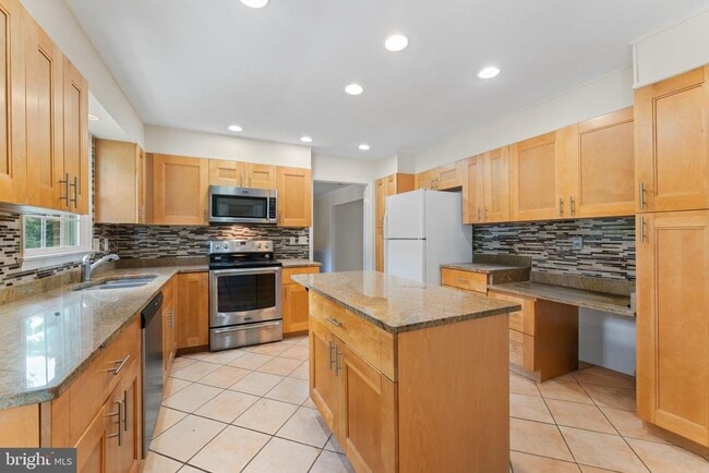 Photo - 9 Snug Hill Ct