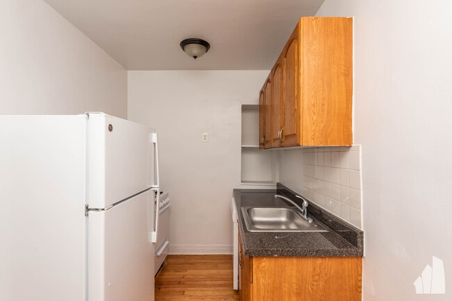 1421 W Farwell Ave Unit 207