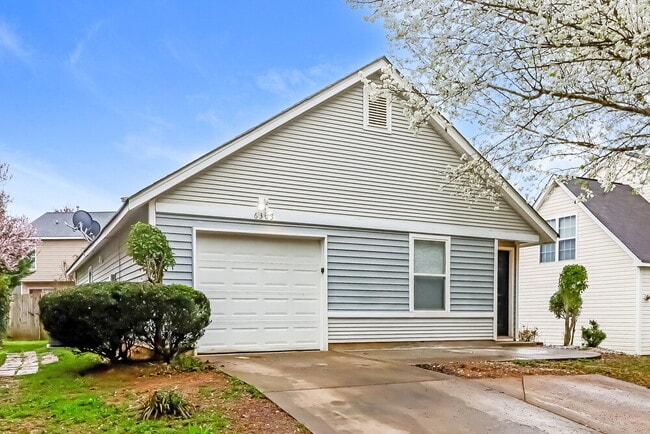 6303 Linda Vista Ln