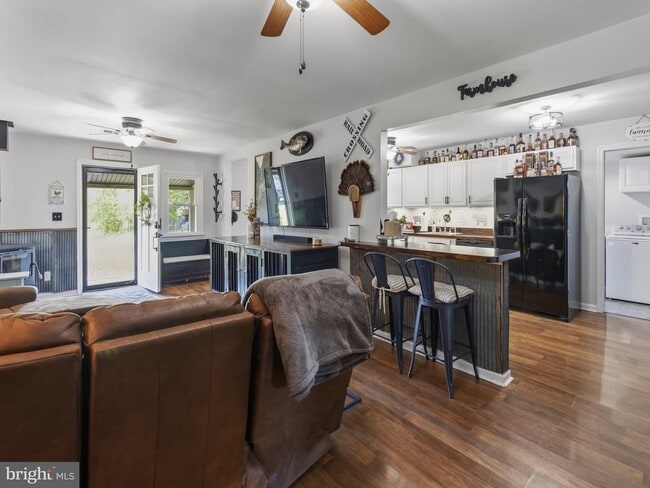 Photo - 9505 Lomax Rd